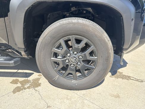 Used 2025 Toyota 4Runner SR5 image 35