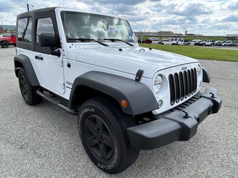 Used 2015 Jeep Wrangler Sport w/ Quick Order Package 23S AWD/4WD image 4