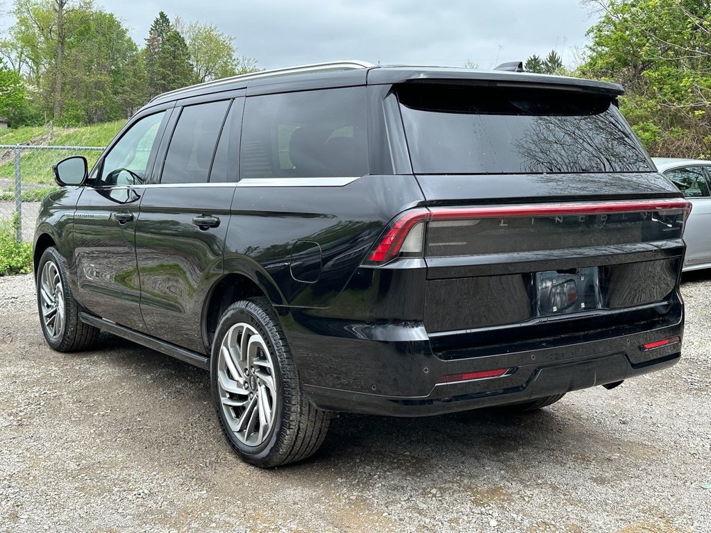 New 2025 Lincoln Navigator Reserve AWD/4WD image 29