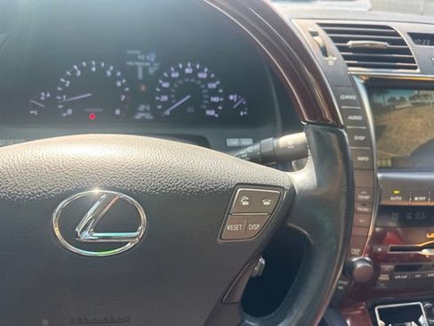 Used 2007 Lexus LS 460 L RWD image 16