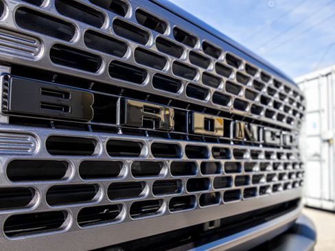 New 2025 Ford Bronco Badlands image 12