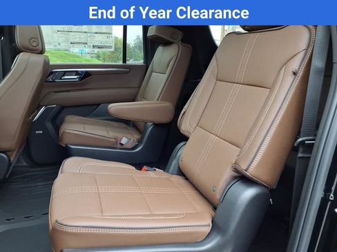 New 2025 Chevrolet Suburban High Country image 27