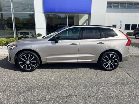 Used 2024 Volvo XC60 B5 Plus AWD/4WD image 2