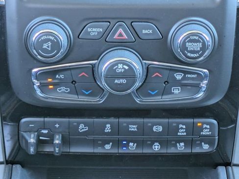 Certified 2018 RAM 2500 Laramie w/ Sport Appearance Group AWD/4WD image 16
