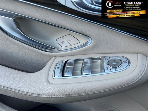 Used 2019 Mercedes-Benz C 300 4MATIC Sedan image 30