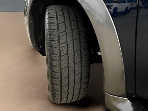 Used 2017 Nissan Armada SL w/ Moonroof Package image 8