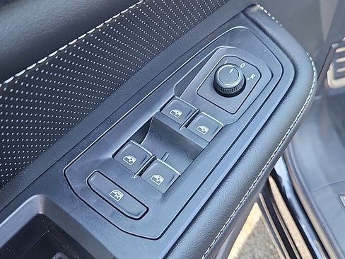 New 2026 Volkswagen Atlas Cross Sport SEL R-Line image 7