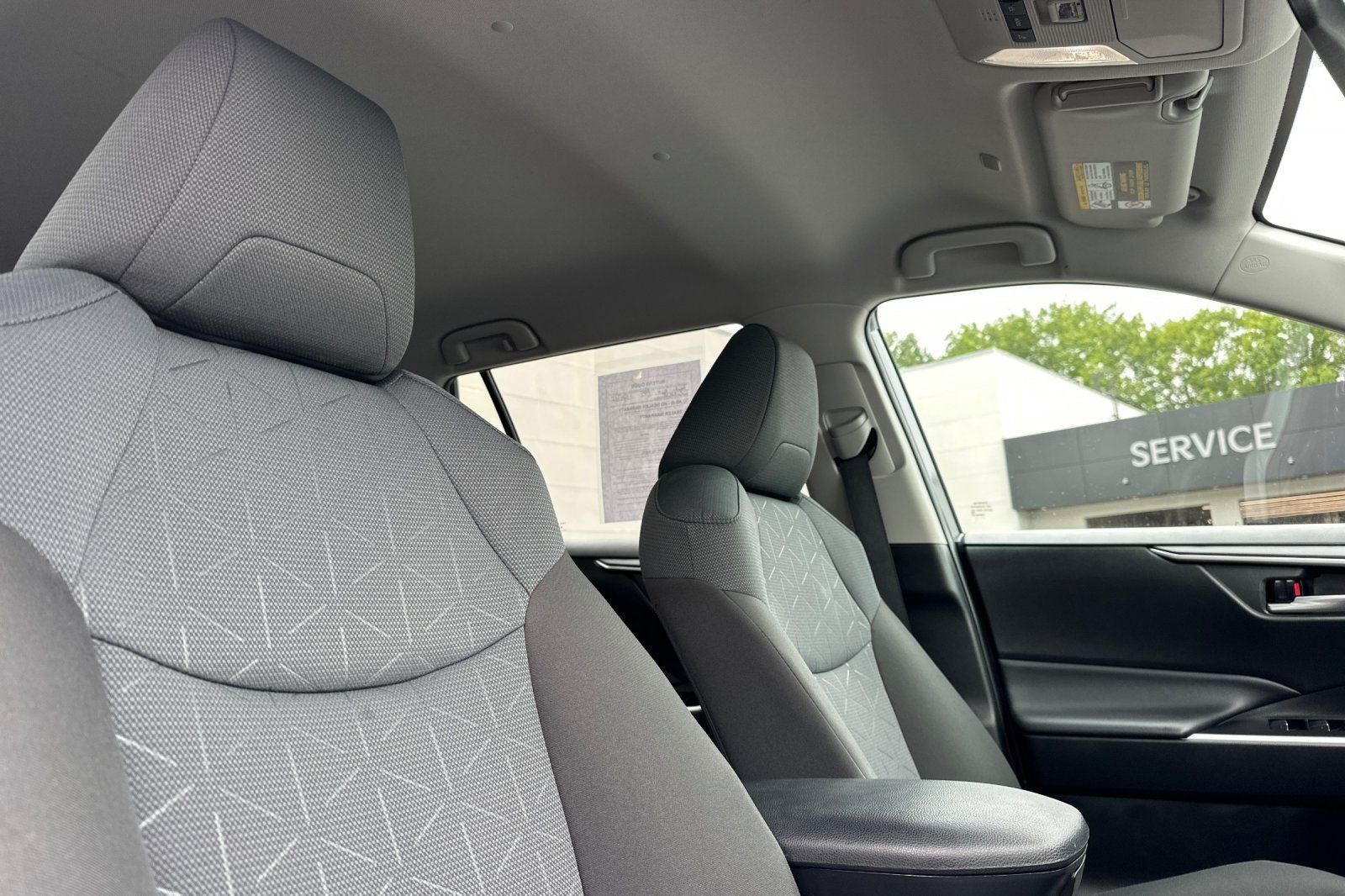 Used 2025 Toyota RAV4 XLE AWD/4WD image 19