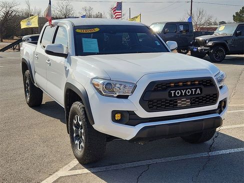 Used 2021 Toyota Tacoma TRD Off-Road w/ Technology Package image 6