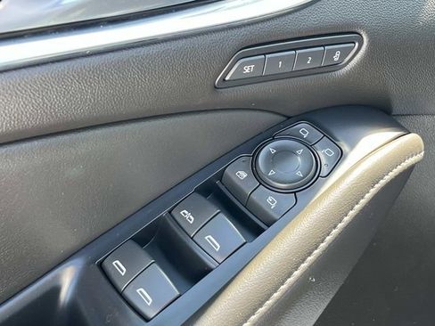 Used 2021 Buick Enclave Avenir w/ Avenir Technology Package AWD/4WD image 30