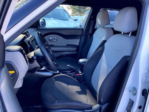Used 2019 Kia Soul Base w/ Convenience Package image 7
