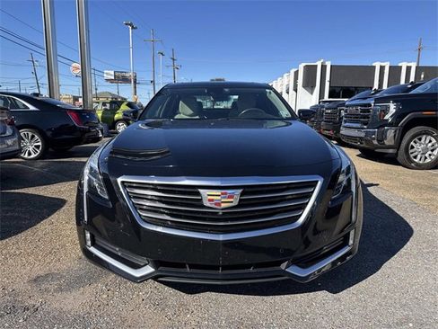 Used 2018 Cadillac CT6 Luxury image 2