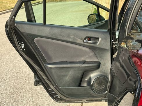 Used 2021 Toyota Prius XLE image 32