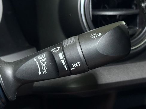 Used 2019 Toyota Tacoma TRD Off-Road image 33