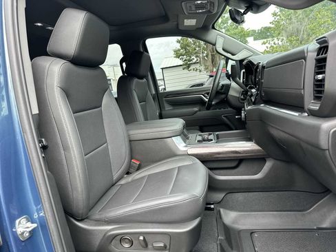 Certified 2025 Chevrolet Silverado 3500 LTZ w/ LTZ Premium Package AWD/4WD image 19