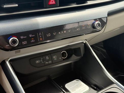 New 2026 Kia Carnival EX FWD image 26