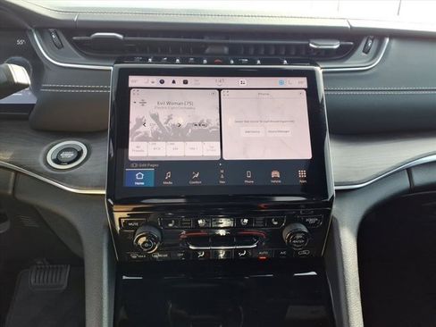 Used 2023 Jeep Grand Cherokee Overland image 10