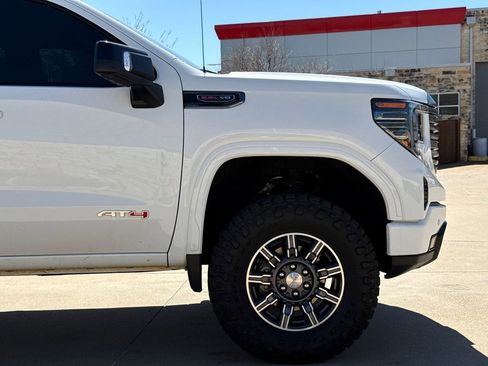 Used 2024 GMC Sierra 1500 AT4 w/ Technology Package image 5