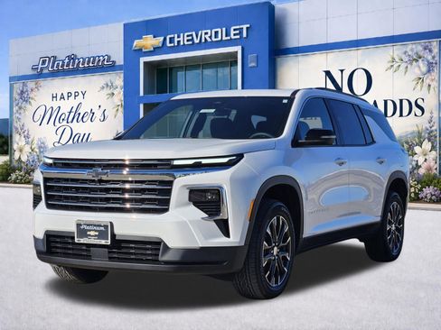 New 2026 Chevrolet Traverse LT w/ Sun and Wheel Package FWD image 2