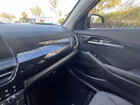 Used 2025 Kia Seltos S image 36