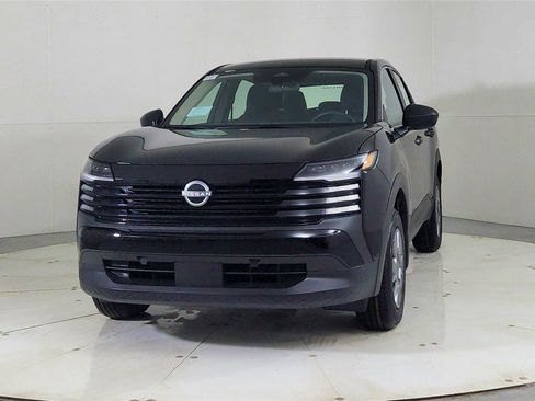 New 2026 Nissan Kicks S FWD image 2