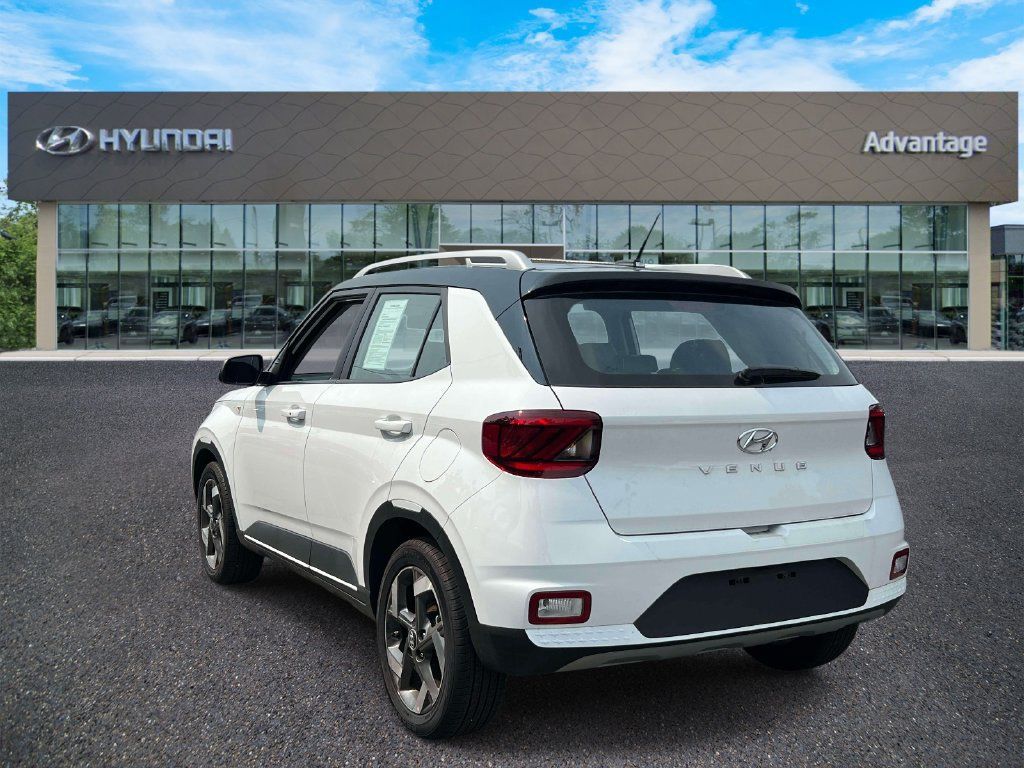 Certified 2026 Hyundai Venue SEL FWD image 7