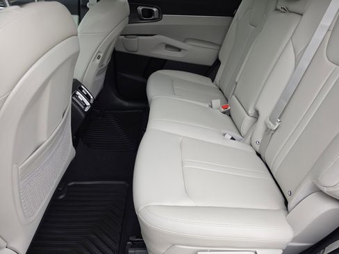 New 2026 Kia Sorento S FWD image 8