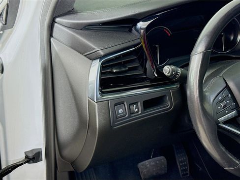 Used 2022 Cadillac XT6 Premium Luxury image 7