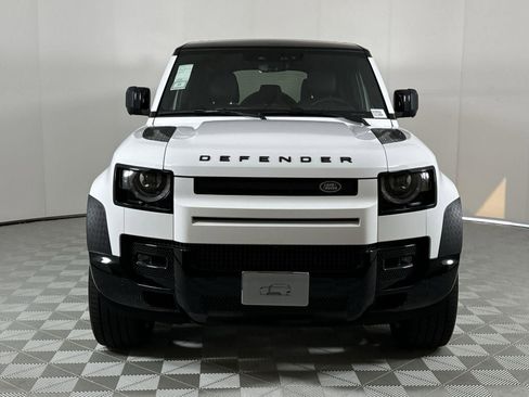 Certified 2025 Land Rover Defender 110 X-Dynamic SE AWD/4WD image 8