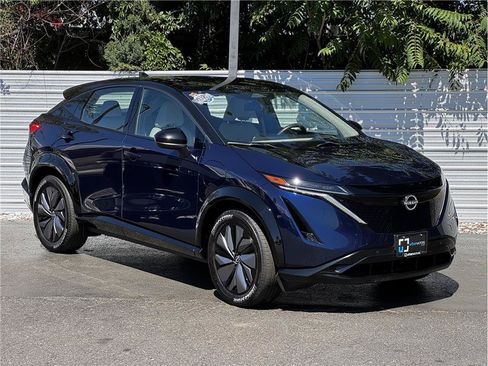 Used 2024 Nissan Ariya AWD image 6