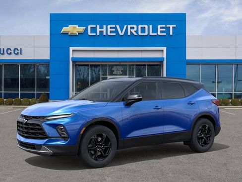 New 2026 Chevrolet Blazer LT w/ Midnight/Sport Edition FWD image 2