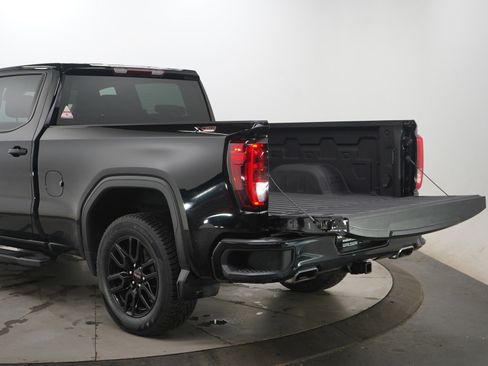 Used 2023 GMC Sierra 1500 Elevation w/ X31 Off-Road Package image 9