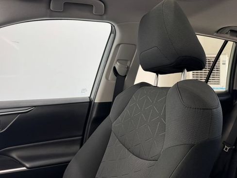 Used 2020 Toyota RAV4 XLE w/ Convenience Package FWD image 35