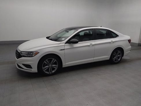 Used 2020 Volkswagen Jetta R-Line w/ R-Line Cold Weather Package FWD image 2