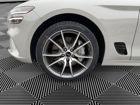 Used 2025 Genesis G70 2.5T image 9