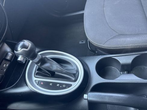Used 2018 Kia Soul FWD image 29