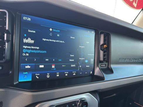 Used 2021 Ford Bronco Badlands image 21