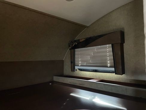 Used 2013 Ford E-450 and Econoline 450 Super Duty w/ Motorhome Prep Pkg image 84