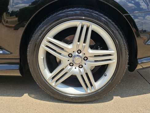 Used 2012 Mercedes-Benz CL 550 4MATIC w/ Sport Pkg image 15