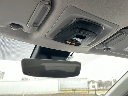 Used 2022 Toyota Corolla Cross LE image 31