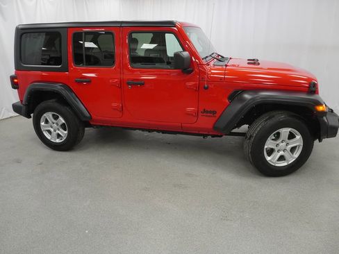 Used 2022 Jeep Wrangler Unlimited Sport image 9