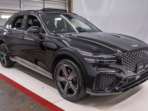 Used 2023 Genesis GV70 3.5T Sport w/ Sport Prestige Package AWD/4WD image 5