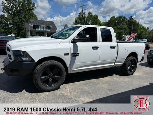 Used 2019 RAM 1500 Express w/ Express Value Package AWD/4WD image 4
