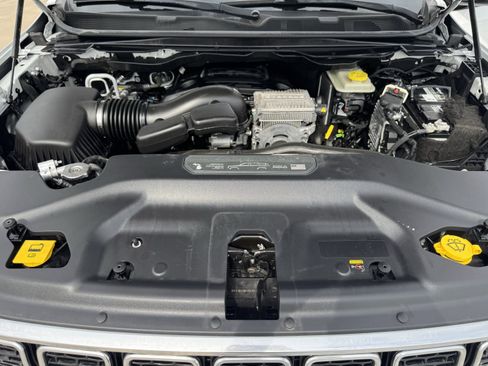 Used 2022 Jeep Wagoneer Series III w/ Premium Group I image 35