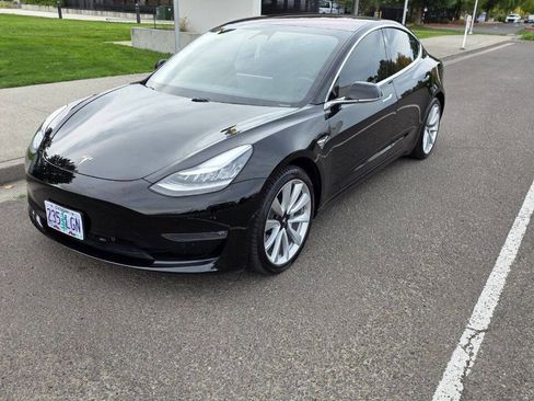 Used 2018 Tesla Model 3 Long Range image 1