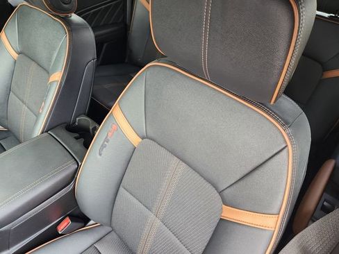 Used 2024 GMC Canyon AT4 w/ Technology Package image 25