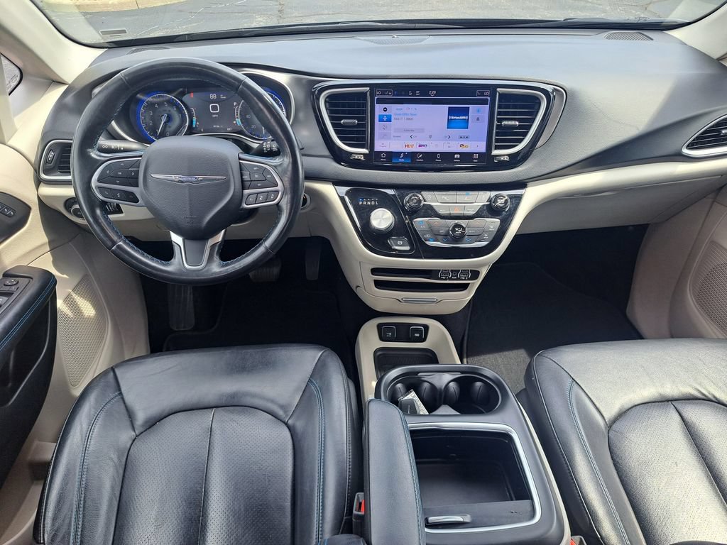 Used 2021 Chrysler Pacifica Touring-L FWD image 10