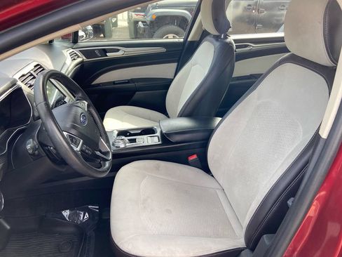 Used 2019 Ford Fusion SE w/ Equipment Group 151A FWD image 20
