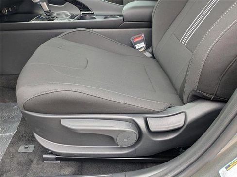 New 2025 Hyundai Elantra SEL image 4