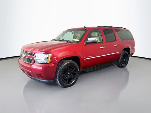 Used 2012 Chevrolet Suburban LTZ RWD image 3